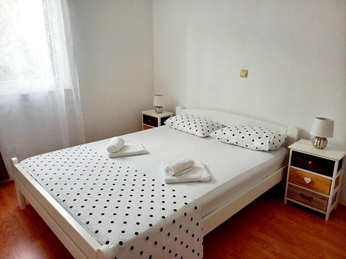 Apartments Marusic Makarska Exterior photo