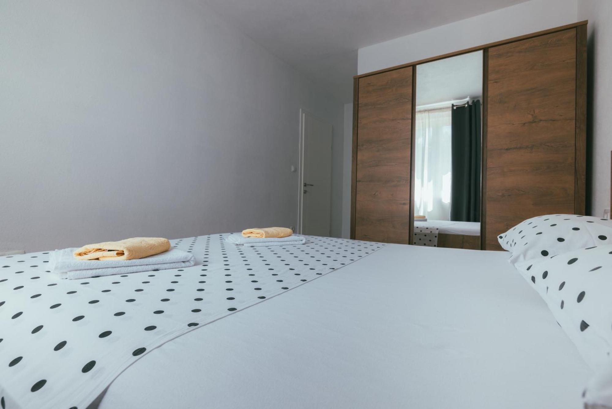 Apartments Marusic Makarska Exterior photo