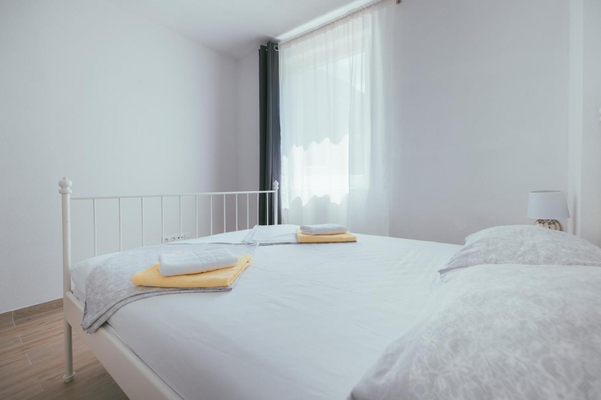 Apartments Marusic Makarska Exterior photo